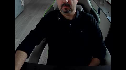 Snapshot of vonele chatting on January 9, 2025, 8:24 am Vonn online show from January 9, 2025, 8:24 am