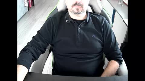 Snapshot of vonele chatting on January 10, 2025, 1:41 pm Vonn online show from January 10, 2025, 1:41 pm