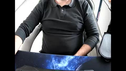 Snapshot of vonele chatting on October 17, 2025, 7:55 am Vonn online show from October 17, 2025, 7:55 am