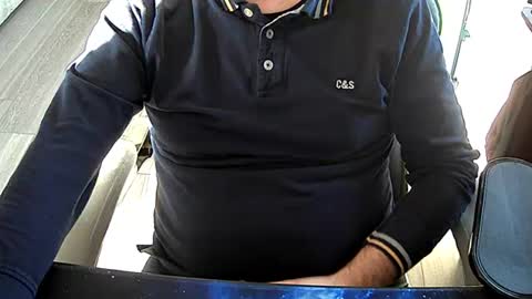 Snapshot of vonele chatting on November 28, 2025, 2:20 pm Vonn online show from November 28, 2025, 2:20 pm