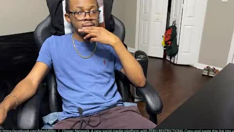Snapshot of voodoodxck chatting on May 7, 2026, 11:26 am voodoodxck online show from May 7, 2026, 11:26 am