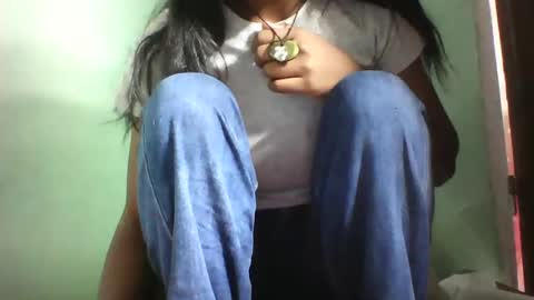 vounialdy online show from February 7, 2025, 10:08 am