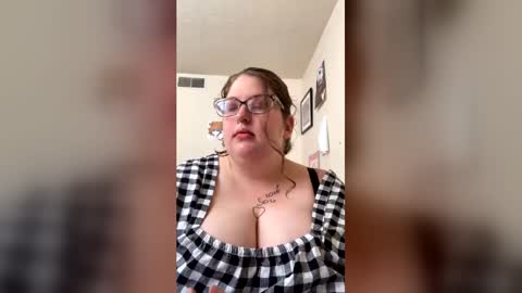 Vivian online show from June 30, 2026, 9:49 pm