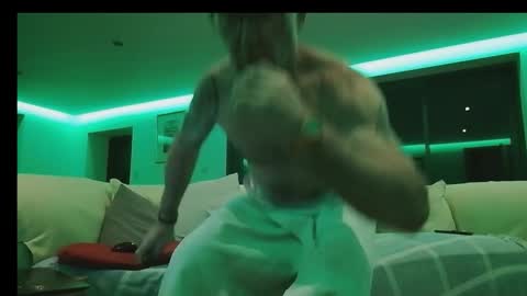 voyeur1391365 online show from October 5, 2025, 7:01 pm