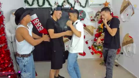 Snapshot of voyeurism_guys chatting on December 15, 2025, 1:21 am voyeurism_guys online show from December 15, 2025, 1:21 am