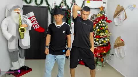 Snapshot of voyeurism_guys chatting on December 18, 2025, 11:00 pm voyeurism_guys online show from December 18, 2025, 11:00 pm