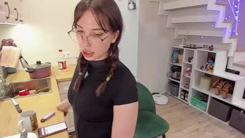 Snapshot of voyliza chatting on October 5, 2025, 2:48 pm voyliza online show from October 5, 2025, 2:48 pm