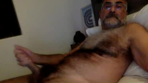 Enjoy guys of all ages if you are not on cam please dont ask for requests if i dont respond dont think im ignoring you i online show from December 19, 2025, 7:59 am