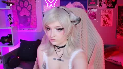 vronnier online show from April 30, 2026, 4:24 pm