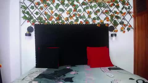 Snapshot of vsamanthaper2 chatting on February 17, 2026, 8:04 pm vsamanthaper2 online show from February 17, 2026, 8:04 pm