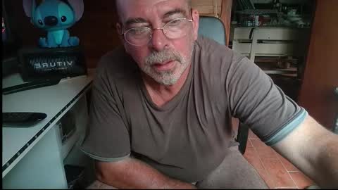 Snapshot of vuda77 chatting on September 13, 2025, 2:06 pm oscar online show from September 13, 2025, 2:06 pm