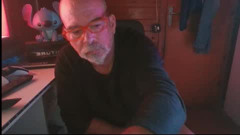 Snapshot of vuda77 chatting on October 15, 2025, 8:31 pm oscar online show from October 15, 2025, 8:31 pm