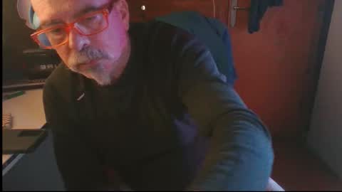 Snapshot of vuda77 chatting on November 2, 2025, 6:54 pm oscar online show from November 2, 2025, 6:54 pm