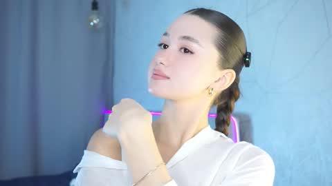 Snapshot of vvilly_wonka chatting on October 13, 2025, 1:38 am Ethal - thank you for thumb up online show from October 13, 2025, 1:38 am