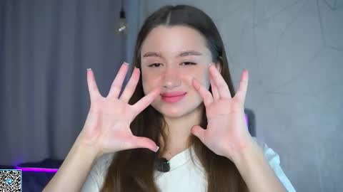 Snapshot of vvilly_wonka chatting on October 28, 2025, 1:42 am Ethal - thank you for thumb up online show from October 28, 2025, 1:42 am