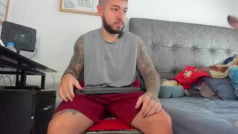 Snapshot of vyxen_ chatting on February 16, 2026, 2:02 pm vyxen_ online show from February 16, 2026, 2:02 pm