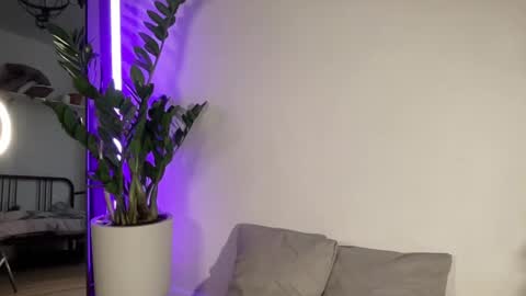 Alice  Before pvt write to me in PM  online show from March 2, 2025, 9:22 pm