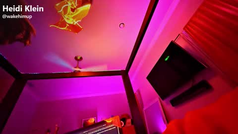 wakehimup online show from December 17, 2025, 9:48 am