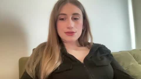 walkiria19 online show from February 7, 2026, 9:13 am