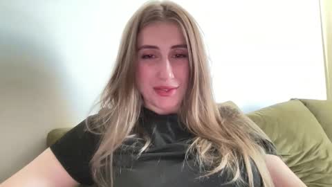 walkiria19 online show from May 25, 2026, 5:19 pm
