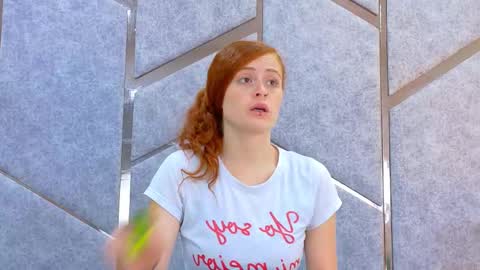 Wanda Robertss online show from October 12, 2025, 1:54 pm