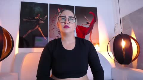 Snapshot of wandahairymilf chatting on December 14, 2024, 3:07 am Wanda online show from December 14, 2024, 3:07 am