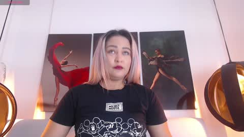 Snapshot of wandahairymilf chatting on December 24, 2024, 4:11 am Wanda online show from December 24, 2024, 4:11 am