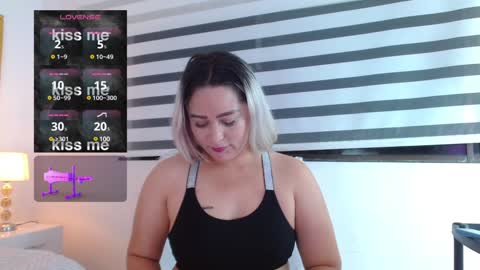 Snapshot of wandahairymilf chatting on January 31, 2025, 3:41 am Wanda online show from January 31, 2025, 3:41 am