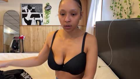 Snapshot of wanderlustgaal chatting on March 31, 2026, 5:02 pm wanderlustgaal online show from March 31, 2026, 5:02 pm