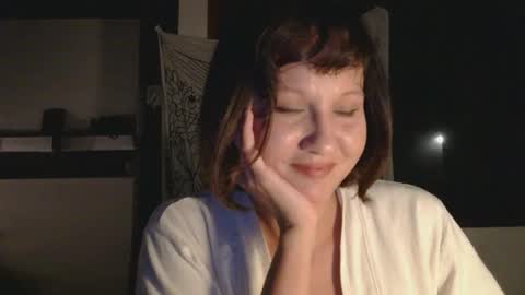 Snapshot of wanderwhitch chatting on February 5, 2026, 11:42 pm Miya online show from February 5, 2026, 11:42 pm