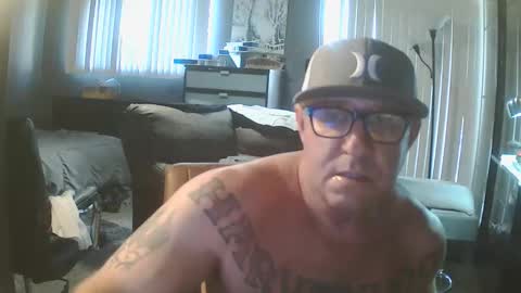 inittogetitin online show from December 3, 2025, 7:23 pm