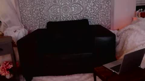 wantmymantofukme online show from November 2, 2025, 4:59 am