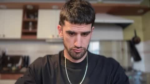 Snapshot of wat___sapbody chatting on October 21, 2025, 9:37 pm wearetwo online show from October 21, 2025, 9:37 pm