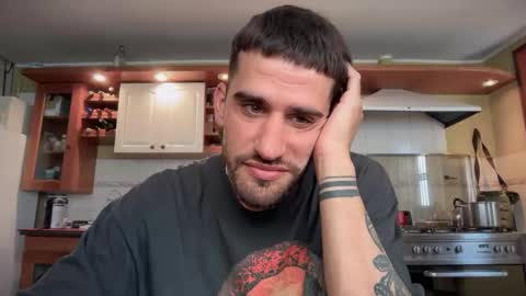 Snapshot of wat___sapbody chatting on December 1, 2025, 6:24 pm wearetwo online show from December 1, 2025, 6:24 pm