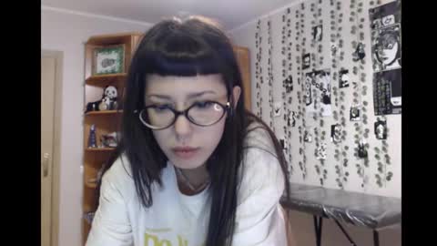 Mina online show from November 14, 2025, 7:45 pm