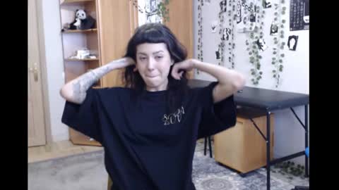 Mina online show from February 24, 2026, 11:52 am