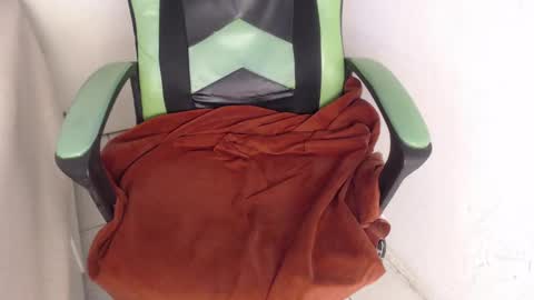 Trixie 3 online show from October 1, 2025, 1:11 am