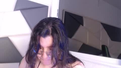 Trixie 3 online show from October 10, 2025, 1:43 pm