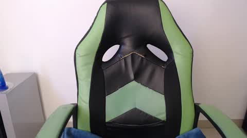 Trixie 3 online show from February 8, 2026, 12:52 pm