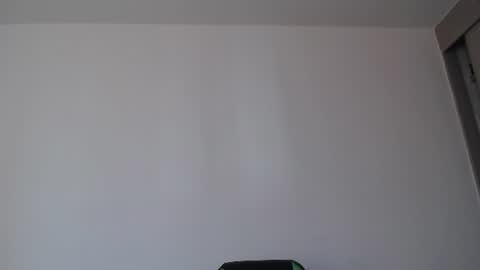 Snapshot of we_n_you chatting on July 7, 2026, 1:59 pm Trixie 3 online show from July 7, 2026, 1:59 pm
