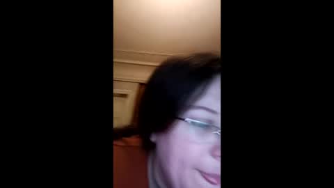 Marina online show from March 10, 2025, 11:06 pm