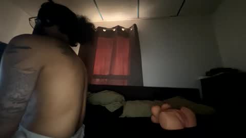 Snapshot of webthrow chatting on November 8, 2025, 8:51 pm ShootingWebs online show from November 8, 2025, 8:51 pm