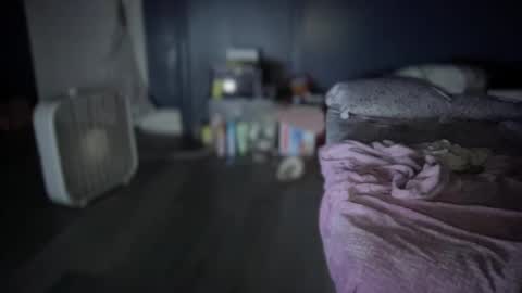 Snapshot of wedifferent_ chatting on September 22, 2025, 1:02 pm wedifferent_ online show from September 22, 2025, 1:02 pm