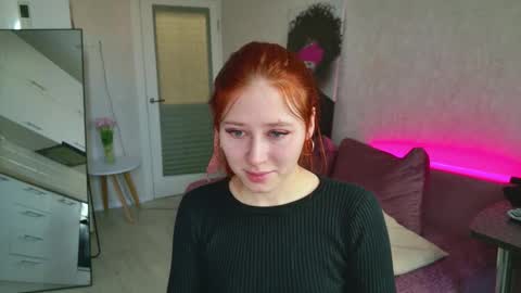 Snapshot of weisser_moon chatting on February 19, 2026, 5:25 am Weisser moon online show from February 19, 2026, 5:25 am