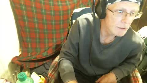 WOMEN MAKE MY COCK THROB online show from June 8, 2026, 2:23 am