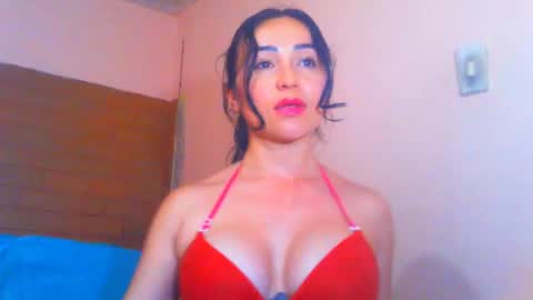 TaTis online show from January 11, 2025, 9:15 pm