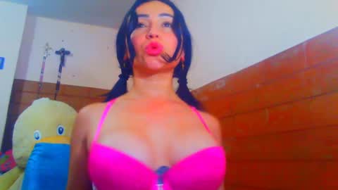 TaTis online show from January 31, 2025, 7:08 pm