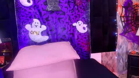 WEN SHENG online show from October 11, 2025, 7:12 pm