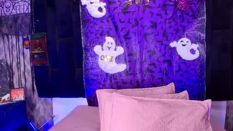 WEN SHENG online show from October 18, 2025, 7:14 pm