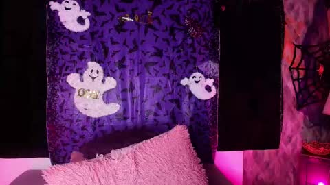 WEN SHENG online show from October 23, 2025, 7:23 pm